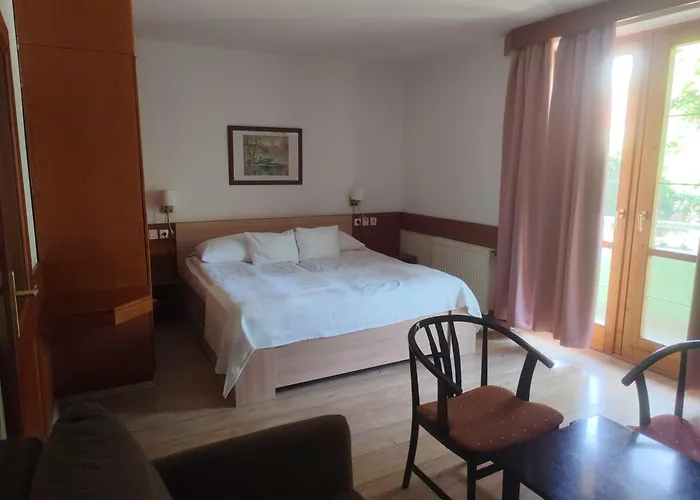 Abbazia Club Kek מלון 3*