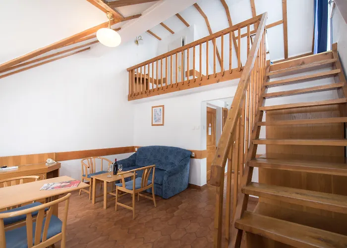 Abbázia Club Kék Szálloda 3*