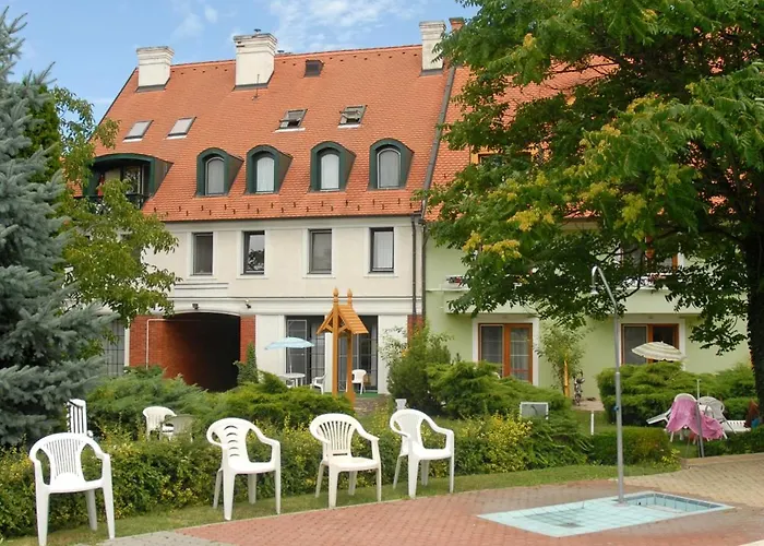 Abbázia Club Kék Szálloda 3*