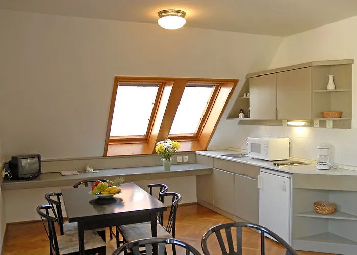 Abbázia Club Kék Szálloda 3*