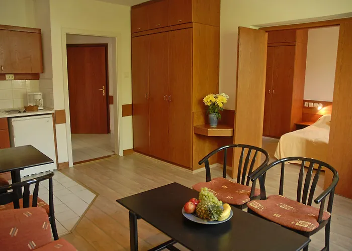 Abbázia Club Kék Szálloda