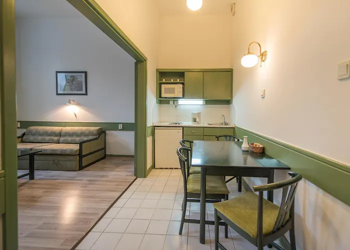 Abbazia Club Kek מלון